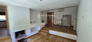Rent Flat  Camí dels reis,. Amplio piso de 3 dormitorios con chimenea y suelos de madera son