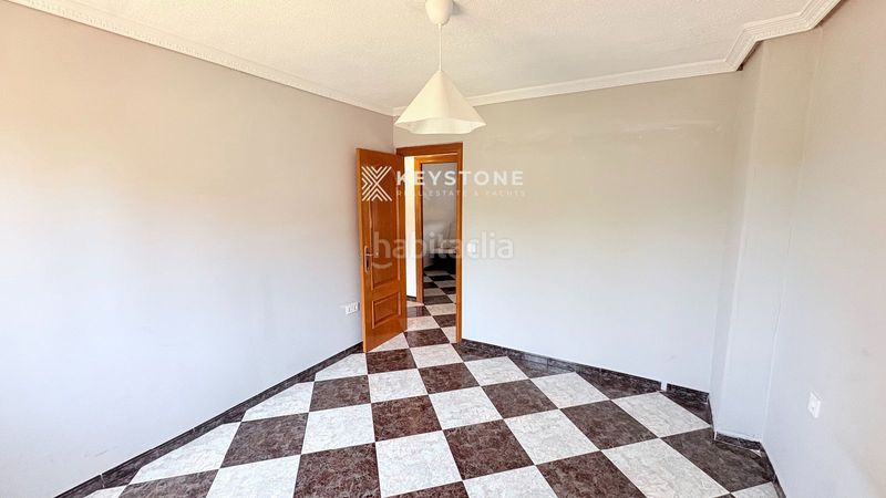 Foto 906ee5c6-bb3d-4c54-9546-7ff1be199272. Pis amb aparcament a San Blas Alicante