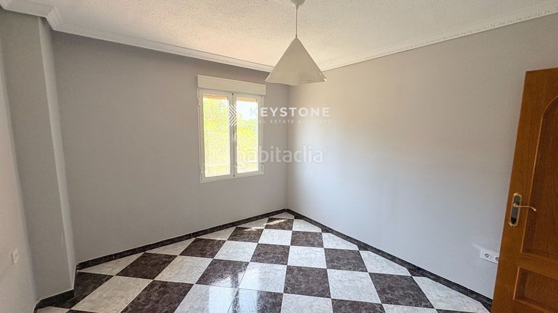 Foto bc5eb27c-38d8-4c54-8018-5c015f4ee716. Pis amb aparcament a San Blas Alicante