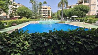 Miete Dachwohnung  Calle del mascarell, 1. Ático luminoso con terraza, solárium de 50 m, vistas al mar y pi
