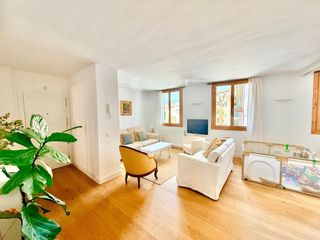 Location Appartement  Calle d'en bosc, 20. Ático reformado y muy luminoso con opción de garaje en el casco