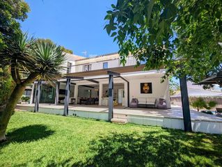 Lloguer Casa  Calle del japó,. Villa contemporánea en alquiler en portals nous con piscina priv