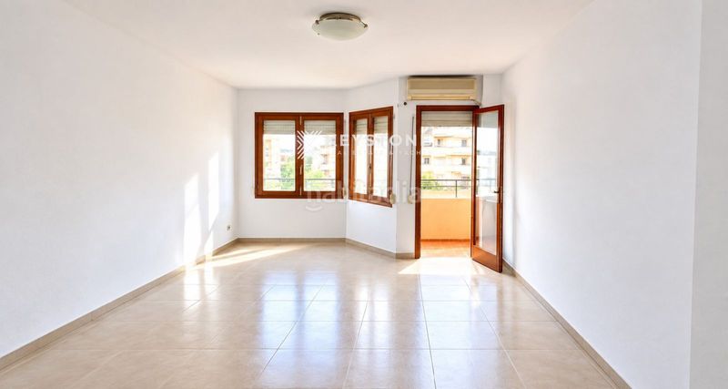 Foto 1e9e03f8-e521-456b-8931-a93ec572a93c. Piso  exterior luminoso con 2 balcones y vistas Santa Catalina en Palma de Mallorca