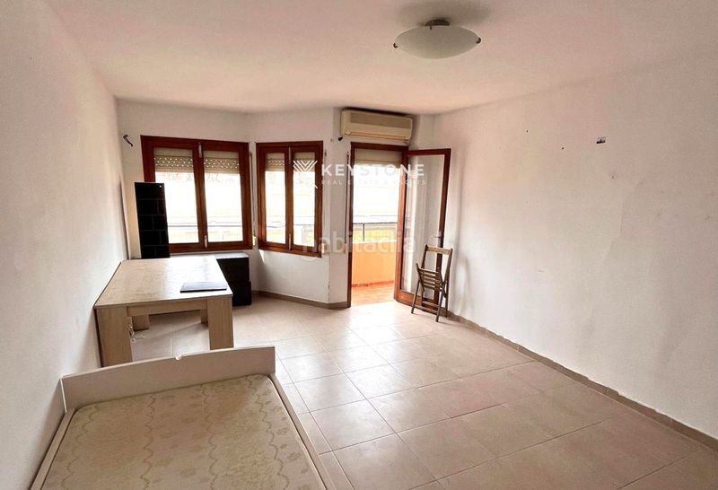Foto 7073e6b5-c514-4a32-830b-db3851f70925. Piso  exterior luminoso con 2 balcones y vistas Santa Catalina en Palma de Mallorca