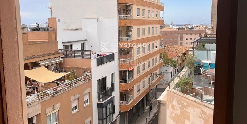 Foto c524d13a-d4df-4f2c-b941-9ebc983e3d72. Piso  exterior luminoso con 2 balcones y vistas Santa Catalina en Palma de Mallorca