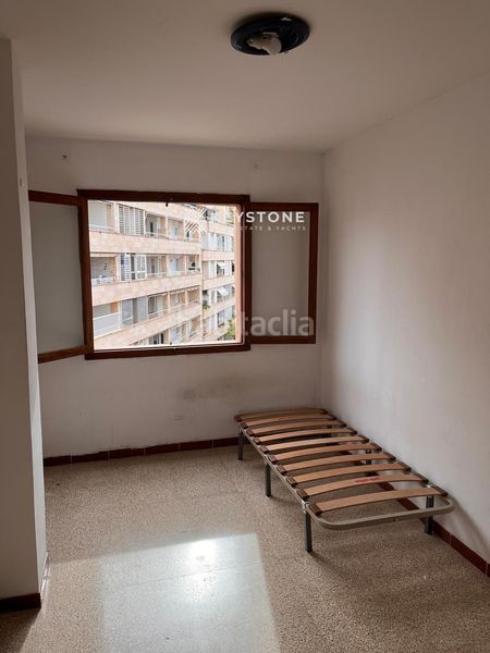 Foto d8a056c5-50a4-4fa5-b47f-7583e5c71c85. Piso  exterior luminoso con 2 balcones y vistas Santa Catalina en Palma de Mallorca
