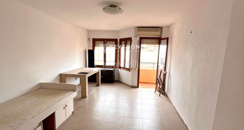 Foto f3051ba5-d82f-452e-be76-ebbbf2cd8b38. Piso  exterior luminoso con 2 balcones y vistas Santa Catalina en Palma de Mallorca