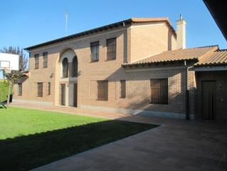 Maison à Av-p-138 29. Vivienda de lujo en mamblas, ávila