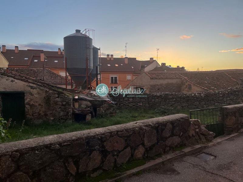 Foto 9527060a-faf6-4883-86d6-b84bb8f33353. Casa  en venta en revenga. en Área Rural Segovia