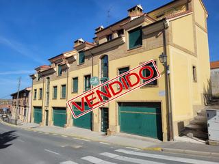 Pis  Enriqueta peingeux. Piso en venta en bernuy de porreros, 2 dormitorios.