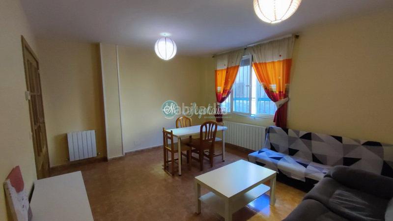 Foto 24443970-6439-4aaf-9659-4a5c4012af51. Flat with heating parking in Hontanares de Eresma