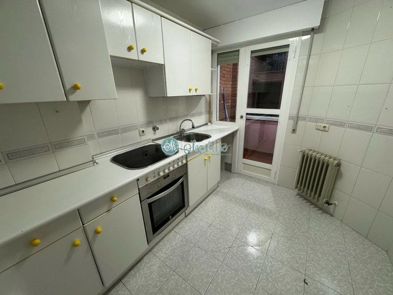 Foto 8e55b086-5dda-471a-98b6-a6e3e4f833f5. Appartement avec chauffage dans Via Romana Segovia