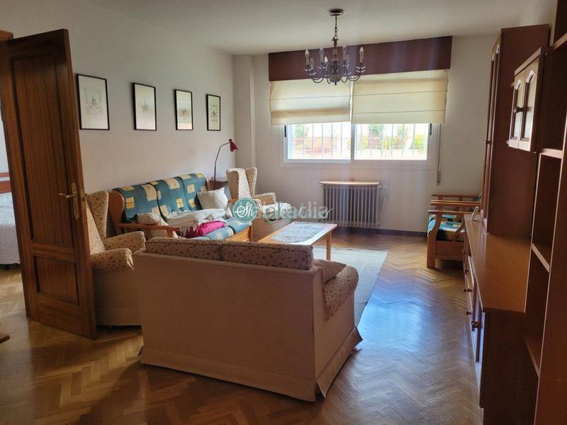 Foto 27843628-81f4-4a90-be42-545c2c2b2716. Apartament amb calefacció piscina a Via Romana Segovia