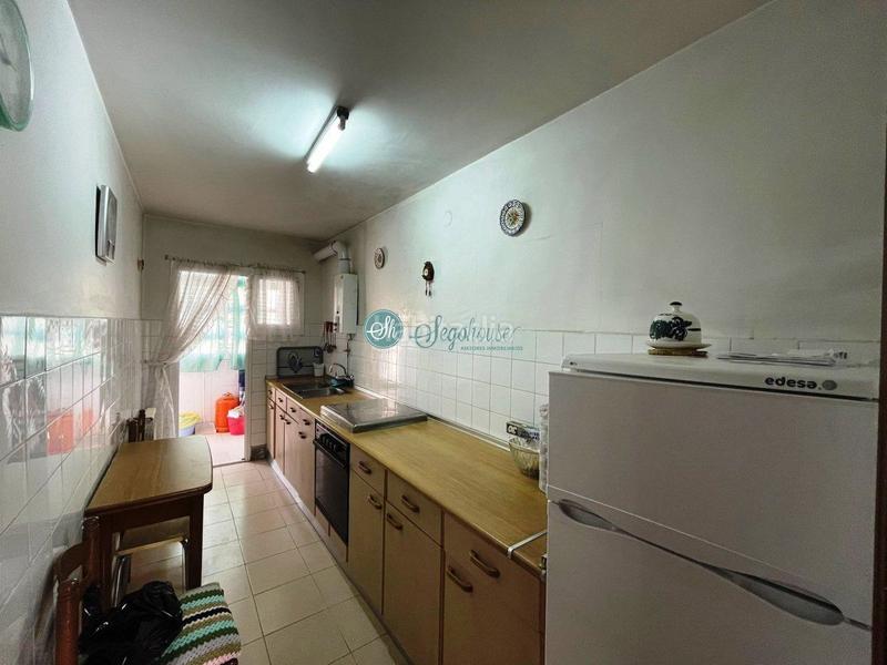 Foto 985610bc-f298-48ea-8ef9-7c378bb01d5c. Piso  en venta en El Carmen, 3 dormitorios. en Segovia