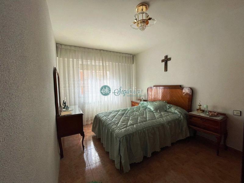 Foto 9cea9fa9-8e25-4f38-932f-fc204ae207b2. Piso  en venta en El Carmen, 3 dormitorios. en Segovia