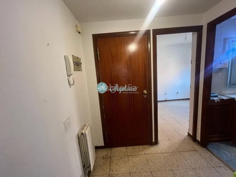 Foto 01866307-2a01-44e5-b44b-ee18105b51e2. Piso  en venta en vía roma, 4 dormitorios. en Segovia