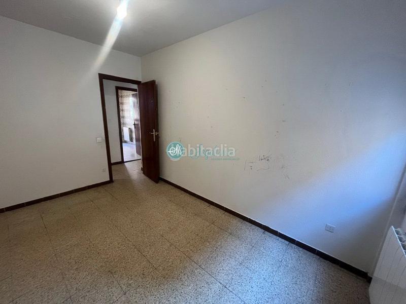 Foto 7d82d389-88a1-46d1-8817-9e63a248d580. Piso  en venta en vía roma, 4 dormitorios. en Segovia