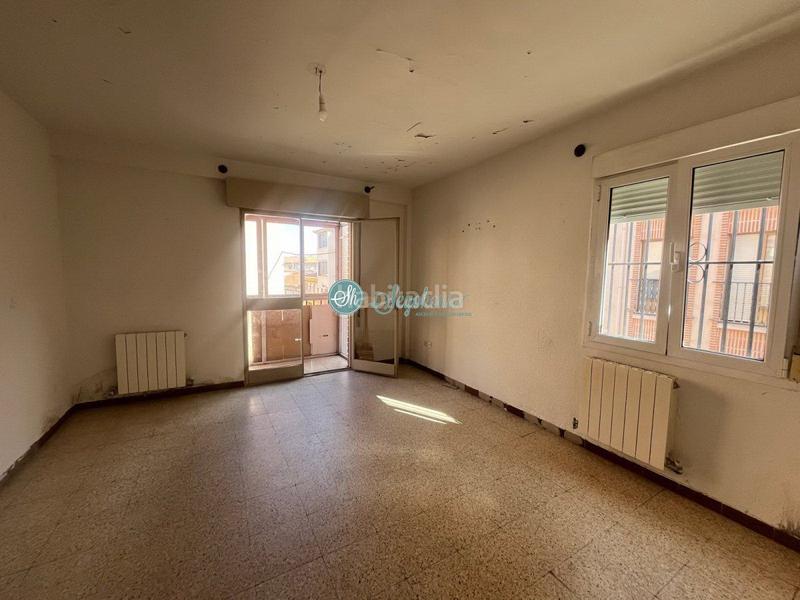 Foto fe1923e7-f075-45c6-8810-1ef91199b649. Piso  en venta en vía roma, 4 dormitorios. en Segovia