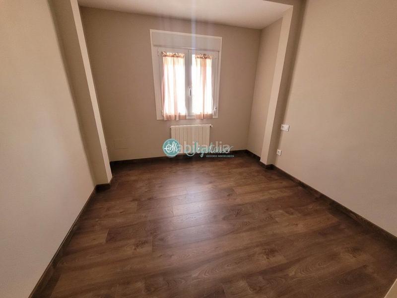 Foto b1ce1ae7-3d19-4640-9953-f784174ac8e9. Alquiler piso  en alquiler en Centro, 3 dormitorios. en Segovia