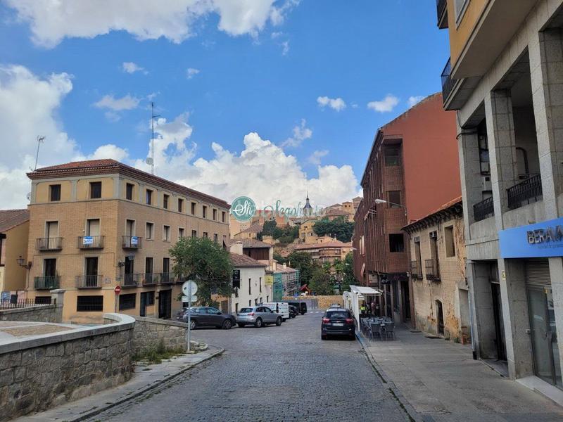 Foto e6f1d834-597f-4b29-8908-fe876ed0fb93. Alquiler piso  en alquiler en Centro, 3 dormitorios. en Segovia