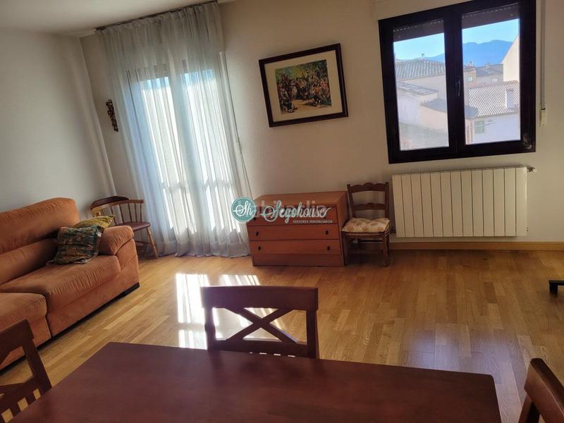 Foto a3ec87ef-8c71-4ed1-a0e2-aa9a65ac5d0b. Piso  en venta , 3 dormitorios. en Palazuelos de Eresma