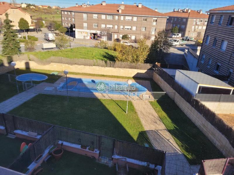 Foto b7c025a7-24bf-41c8-9728-180818bc18b6. Piso  en venta , 3 dormitorios. en Palazuelos de Eresma