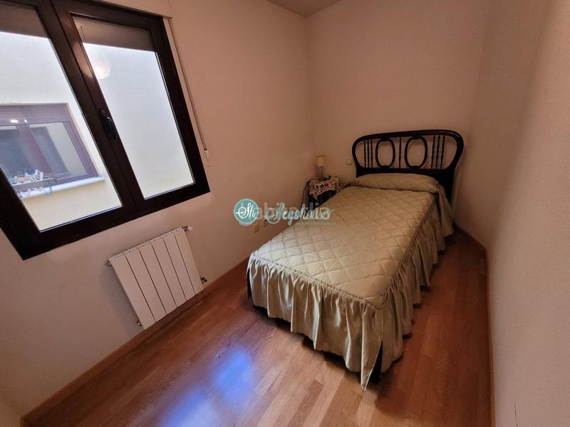 Foto b8220de7-3526-4f64-85f1-cc845ef02293. Piso  en venta , 3 dormitorios. en Palazuelos de Eresma