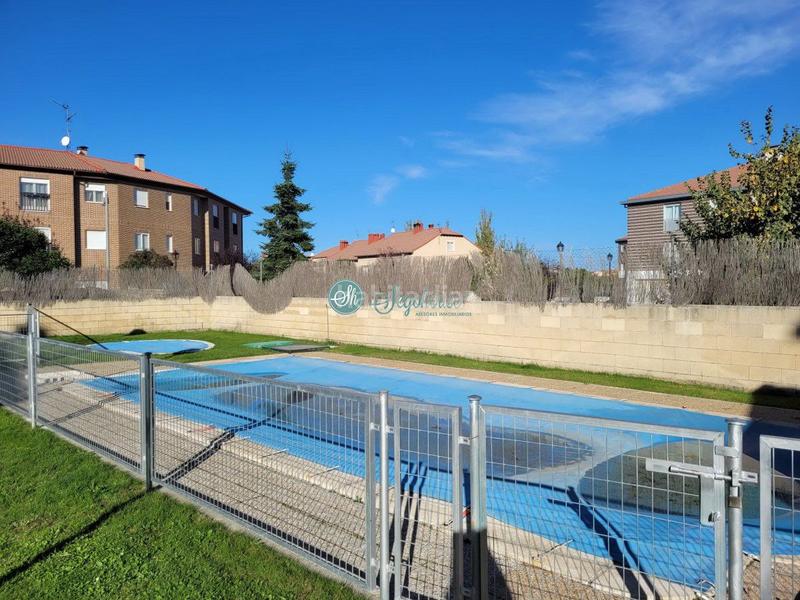 Foto f440c974-ee99-4555-a824-70160f7b5dc2. Piso  en venta , 3 dormitorios. en Palazuelos de Eresma