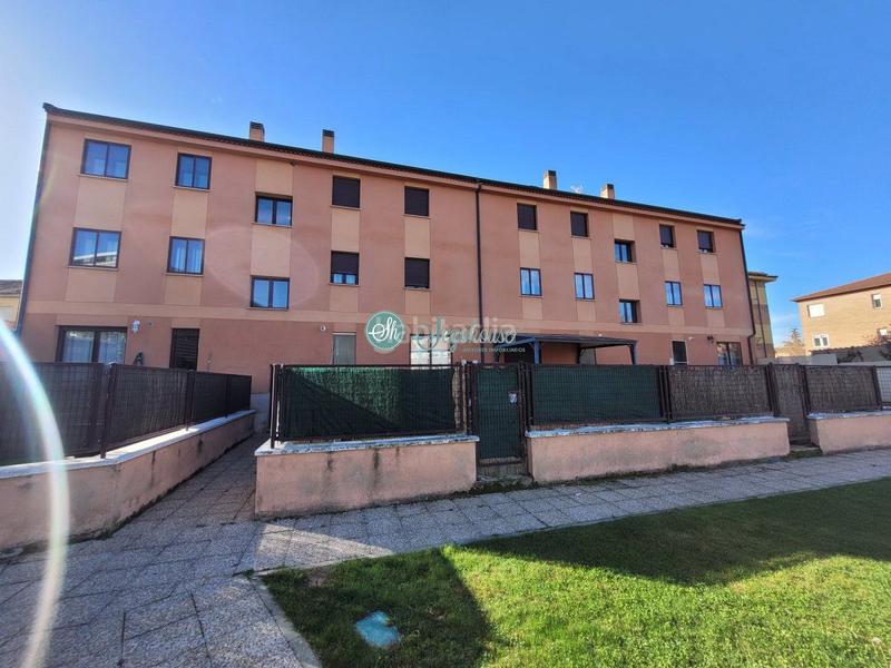 Foto fb09ff71-4e92-4494-861b-d5cba4254b6e. Piso  en venta , 3 dormitorios. en Palazuelos de Eresma