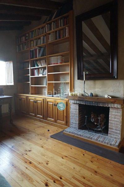 Foto b062284a-8bb6-4482-b281-f3d95239805e. Casa amb calefacció aparcament a Orejana