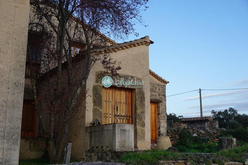 Foto b08a0f7b-ede6-407f-867c-417d8327e2b9. Casa amb calefacció aparcament a Orejana