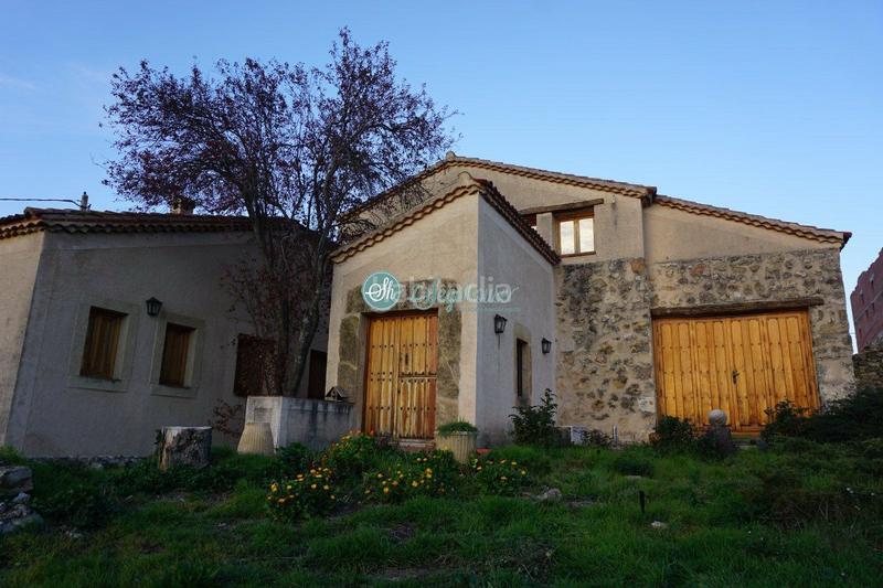 Foto e5ebd0d3-6294-4534-aee2-4573511c95fb. Casa amb calefacció aparcament a Orejana