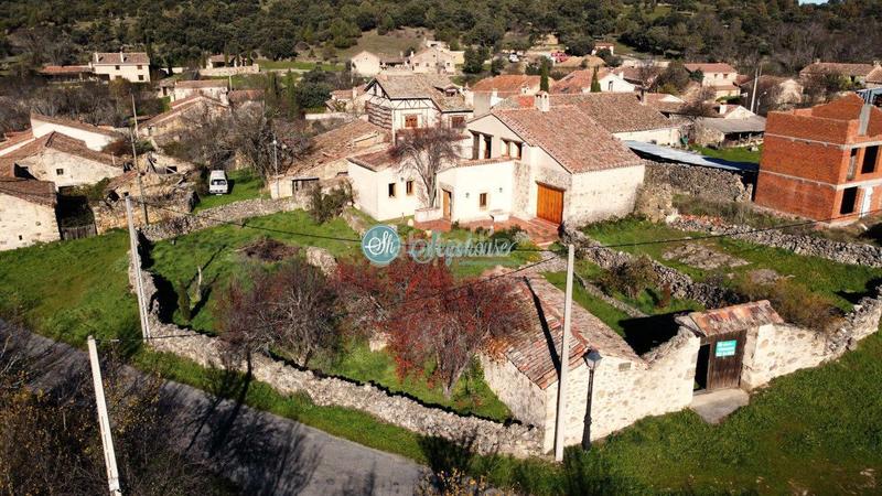 Foto f7767859-71b9-485a-a339-4a41257c7c6a. Casa amb calefacció aparcament a Orejana