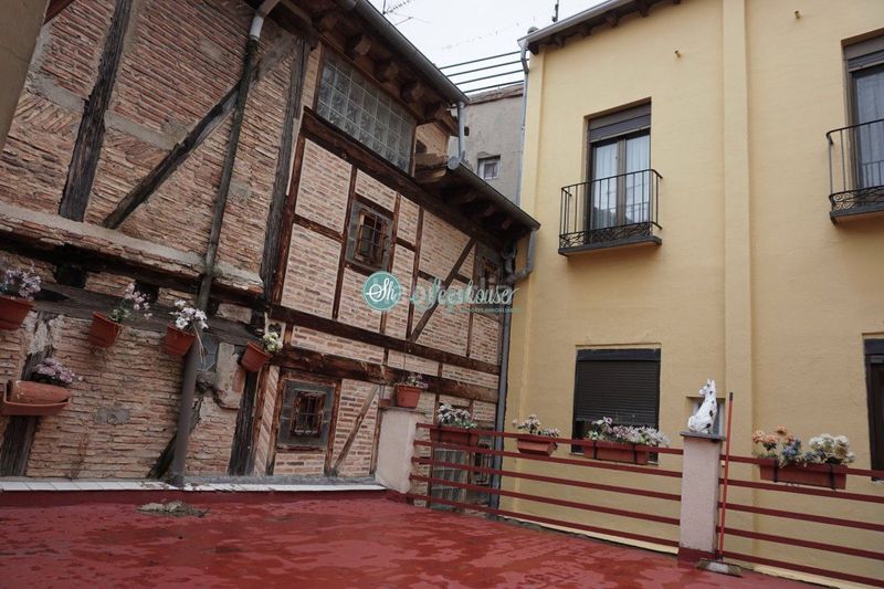Foto d856b442-2795-41fa-94b9-dbd8018b71ad. Pis amb calefacció a Centro Segovia