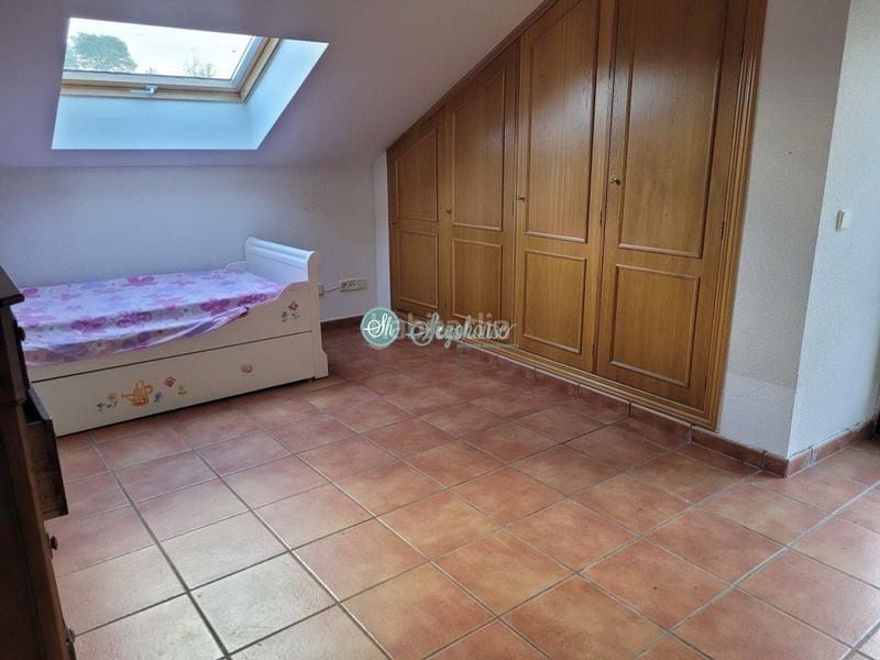 Foto 3fa75d7f-1c79-4cdc-8722-2546ad7c5798. Maison avec chauffage parking piscine dans Espirdo