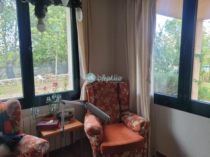 Foto 40c23459-654a-4e9c-8b57-575f6dd205af. Maison avec chauffage parking piscine dans Espirdo