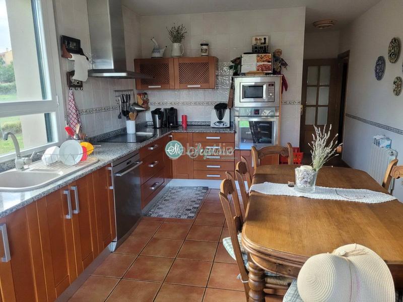 Foto 4de98a03-3476-4536-bde7-f9faa511ddb5. Maison avec chauffage parking piscine dans Espirdo