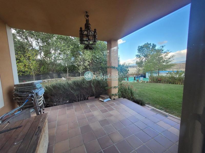 Foto 61d9e033-3b9b-44bb-8fe4-88329c99f3ed. Maison avec chauffage parking piscine dans Espirdo