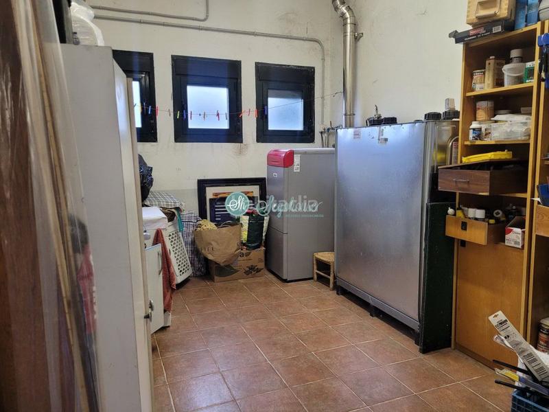 Foto 715c7979-18ce-4be5-835a-c2757fc8b3e2. Maison avec chauffage parking piscine dans Espirdo