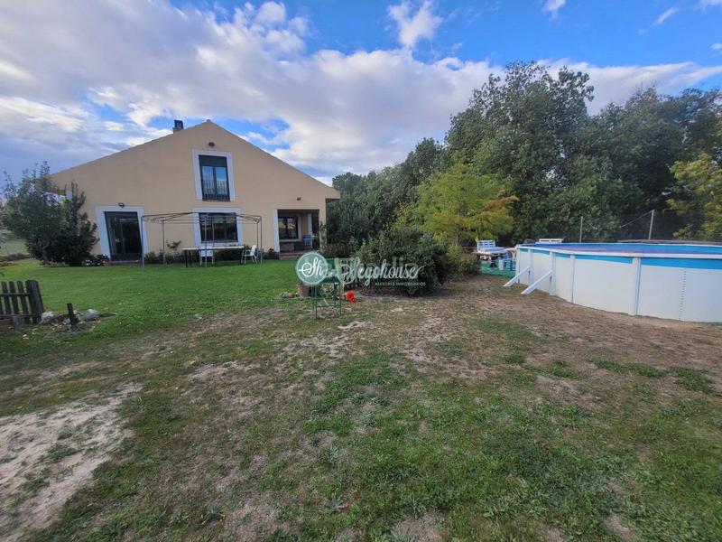 Foto 73fe74d0-ba29-4300-9c59-93da00b3a791. Maison avec chauffage parking piscine dans Espirdo