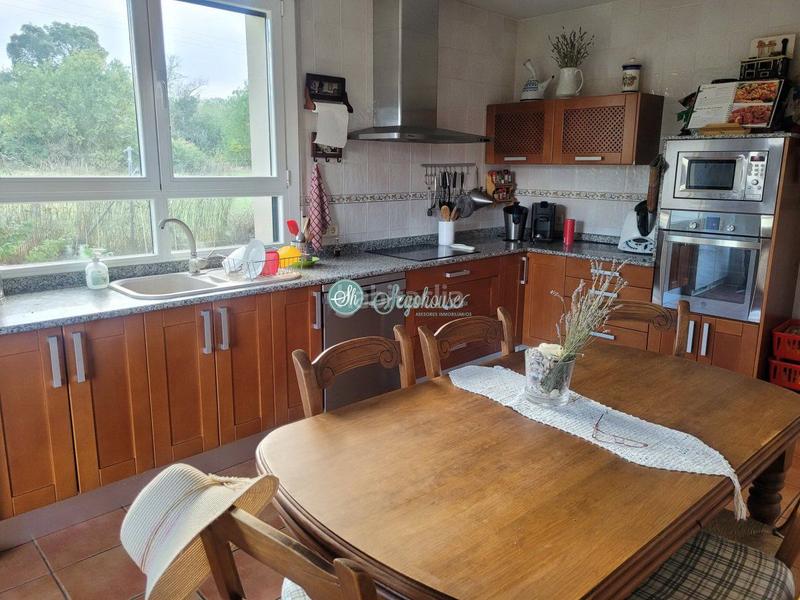 Foto a8e510f2-45d5-4ce2-8659-d9b6ace43832. Maison avec chauffage parking piscine dans Espirdo