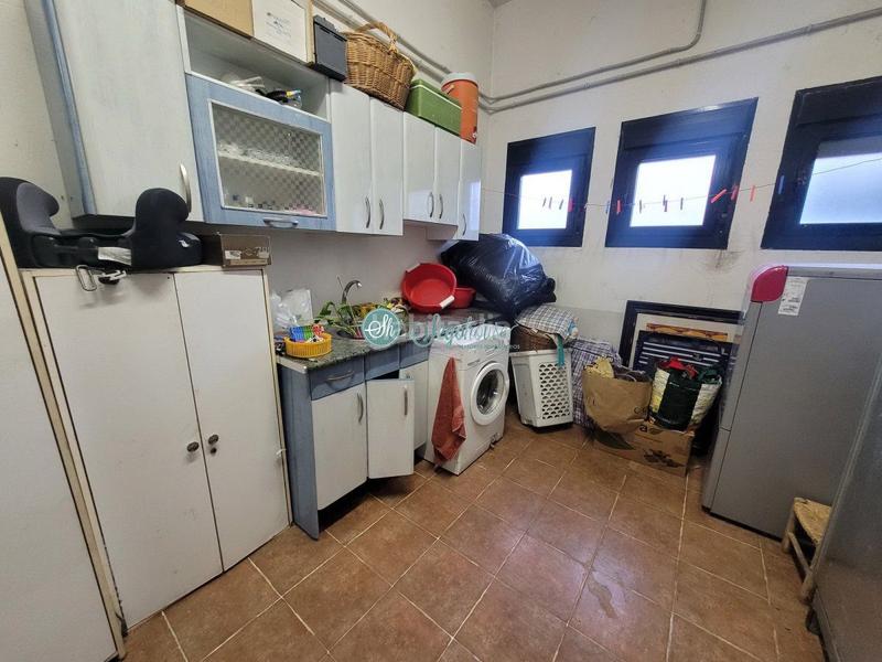 Foto b065bce3-4af5-44fc-89e0-b48616ccbc4d. Maison avec chauffage parking piscine dans Espirdo