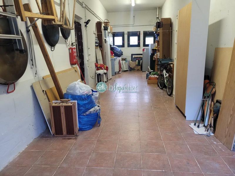 Foto e6f8060a-6be9-4191-a00a-3c005425a491. Maison avec chauffage parking piscine dans Espirdo