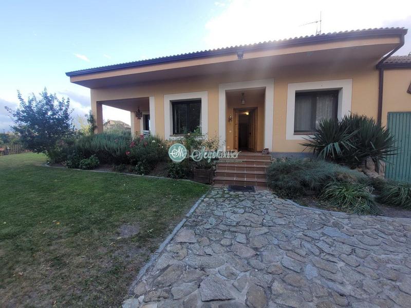 Foto ee311232-de45-44bc-a558-da9483d303d7. Maison avec chauffage parking piscine dans Espirdo