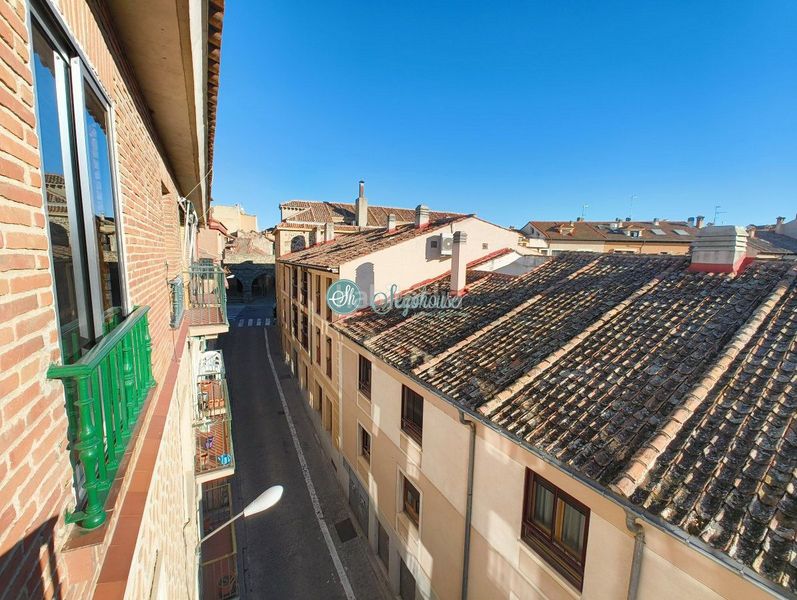 Foto a8c7d0e9-6bd8-44cb-9bc7-3100528cf988. Pis amb calefacció aparcament a Centro Segovia