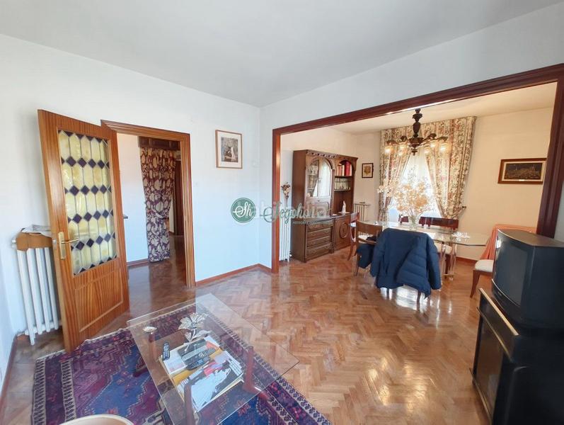 Foto 5525b0a5-bc13-4b4d-83f1-63a43feca36c. Piso  en venta en centro universidad, 3 dormitorios. en Segovia
