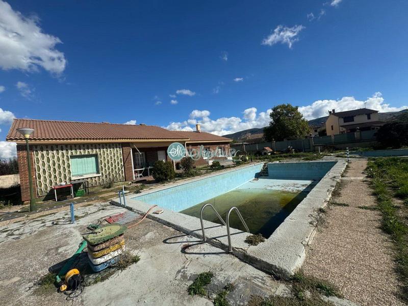 Foto ec59fd40-4a5b-4dbb-9ed3-252f124a1076. Xalet a Trescasas