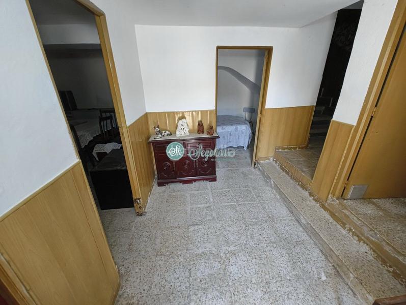 Foto 37ad19c4-0ef3-466c-afb4-467e51a3d726. Casa amb aparcament a Basardilla
