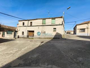 Casa a Basardilla. Casa en venta en basardilla, 5 dormitorios.