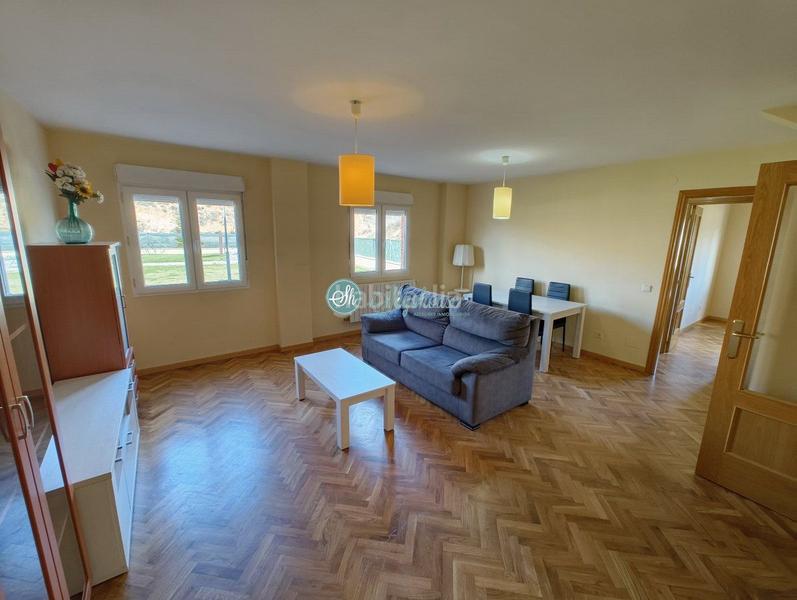 Foto 85ca63c7-94e8-4148-8eeb-598536fff061. Piso  en venta en san lorenzo, 2 dormitorios. en Segovia
